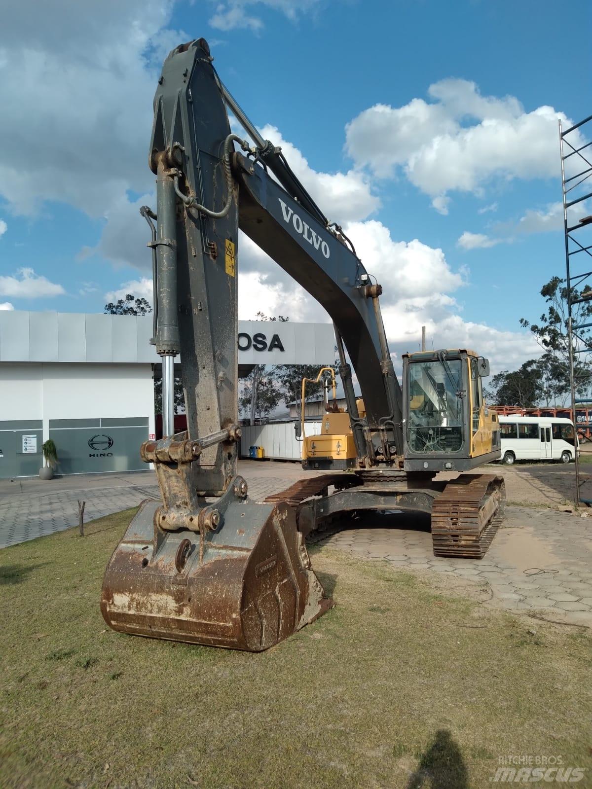 Volvo EC 250 D L Beltegraver