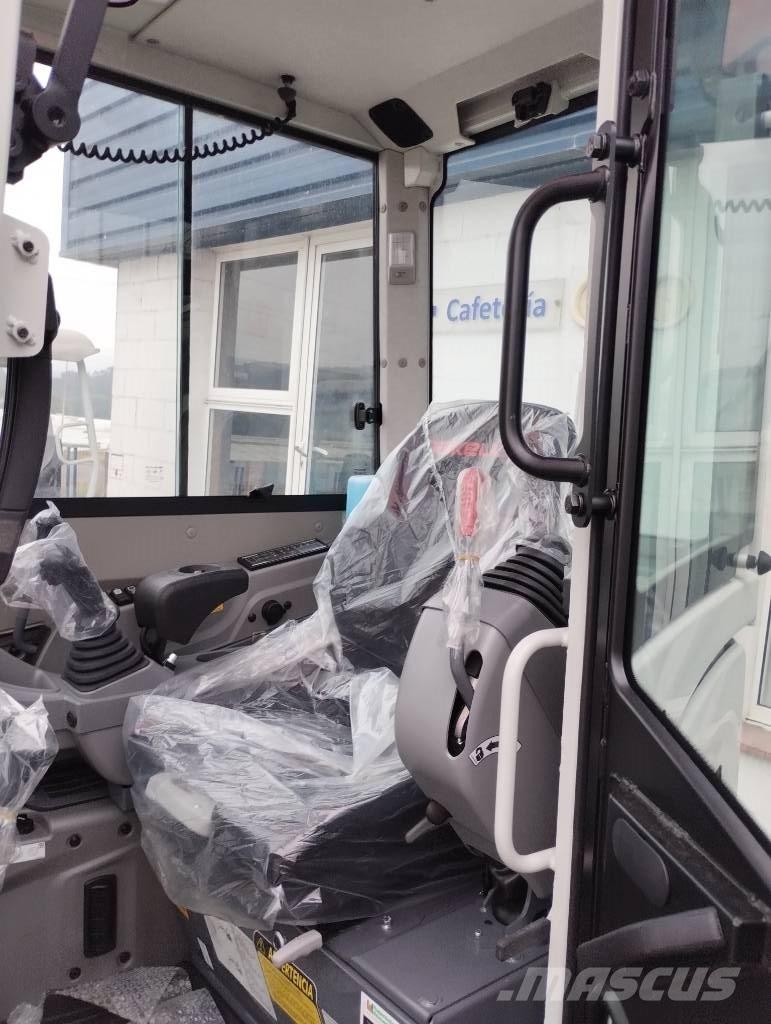 Takeuchi TB 325 R Minigravere <7t