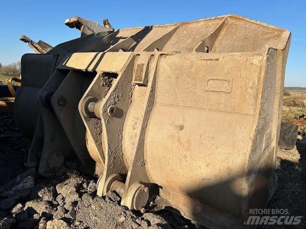 CAT 973D Skuffer