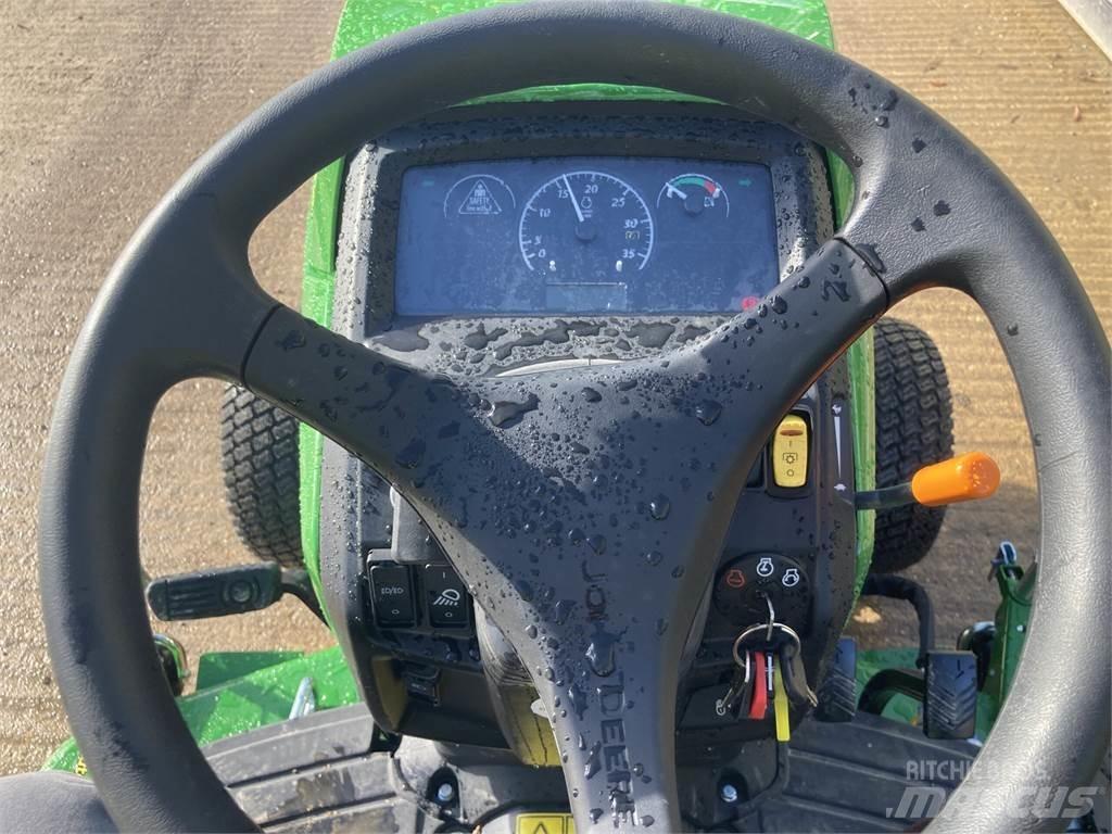John Deere 1026R Kompakttraktorer