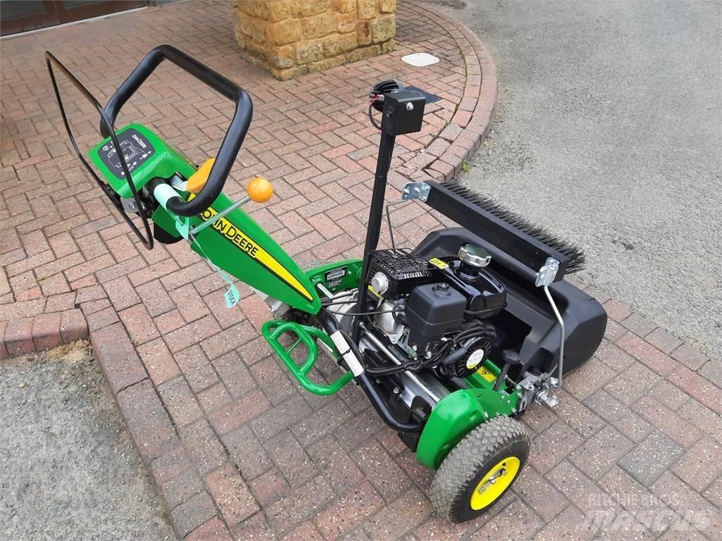 John Deere 220SL Gå-bak gressklippere