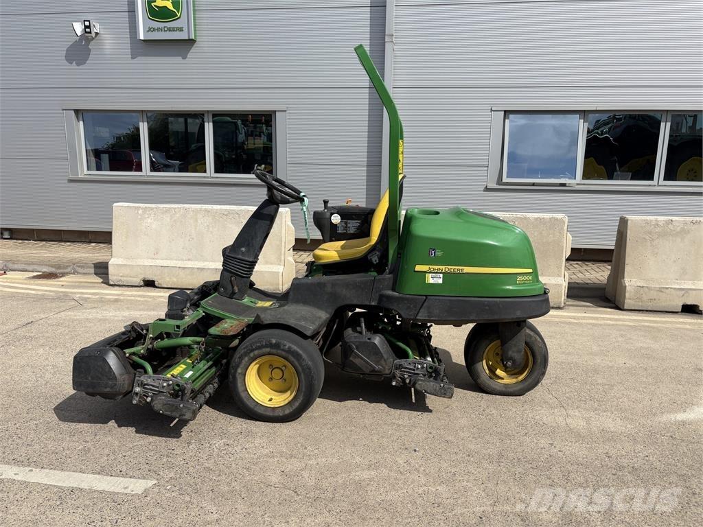 John Deere 2500E Gå-bak gressklippere