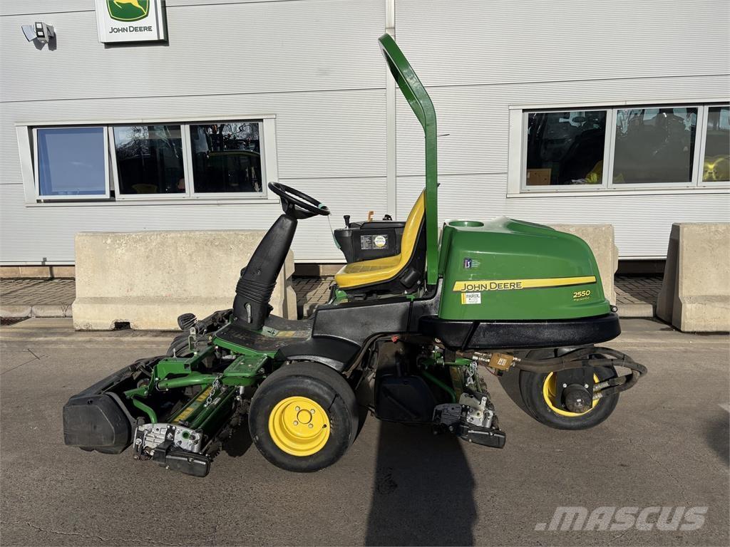 John Deere 2550 Gå-bak gressklippere