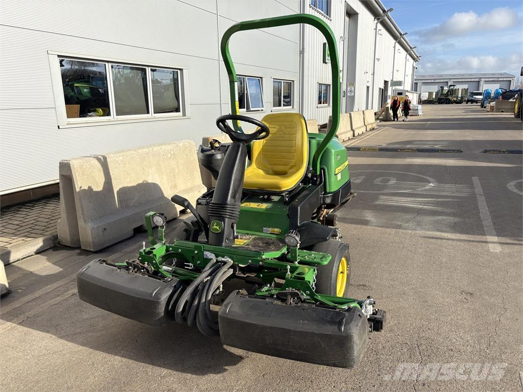 John Deere 2550 Gå-bak gressklippere