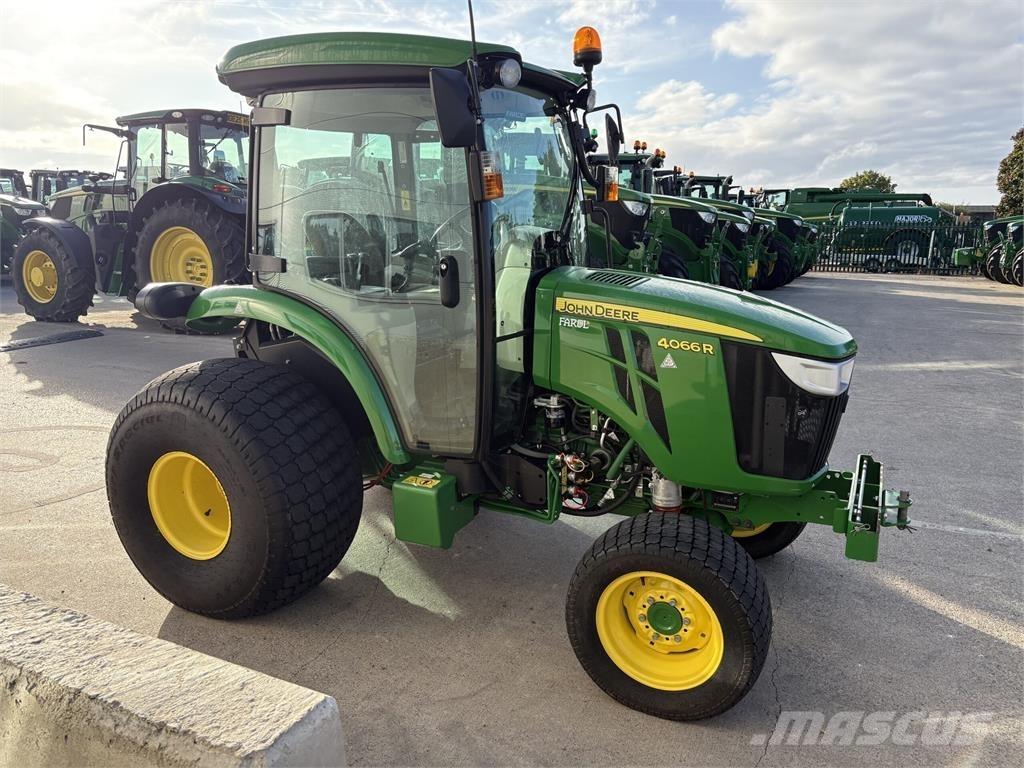 John Deere 4066R Kompakttraktorer