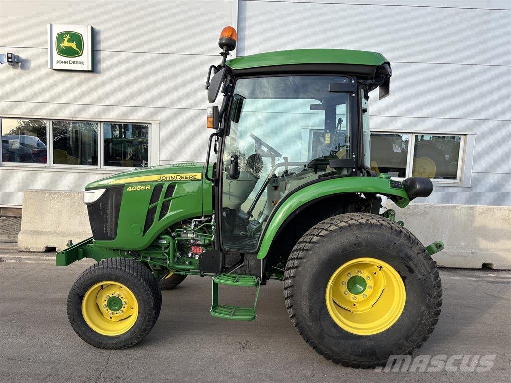 John Deere 4066R Kompakttraktorer