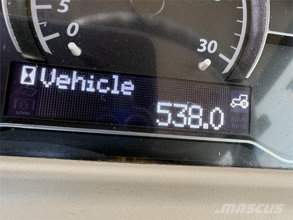 John Deere 4066R Kompakttraktorer