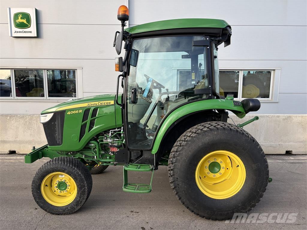 John Deere 4066R Kompakttraktorer