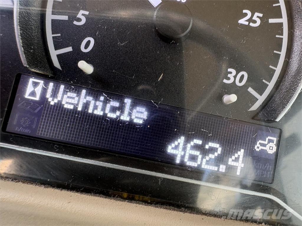 John Deere 4066R Kompakttraktorer