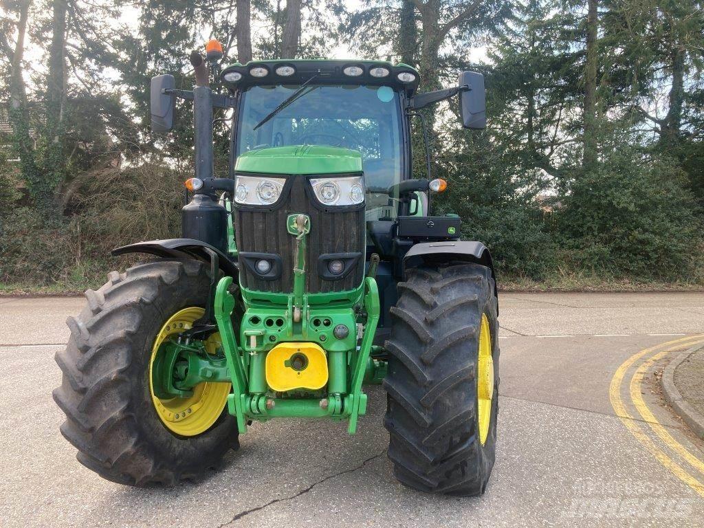 John Deere 6215R Traktorer