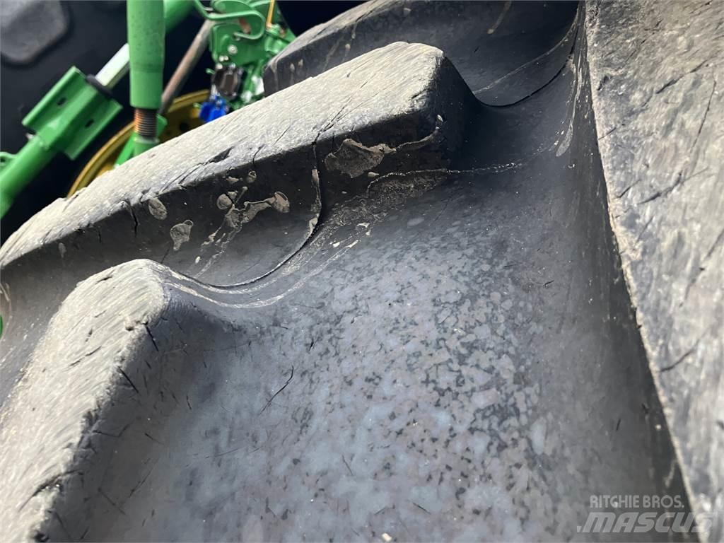 John Deere 6215R Traktorer