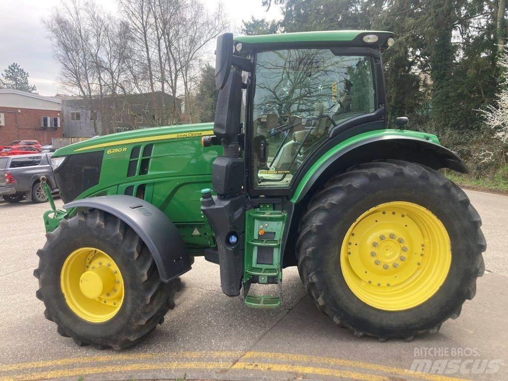 John Deere 6250R Traktorer