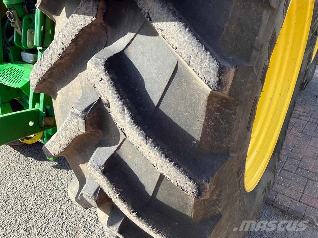 John Deere 6R 215 Traktorer