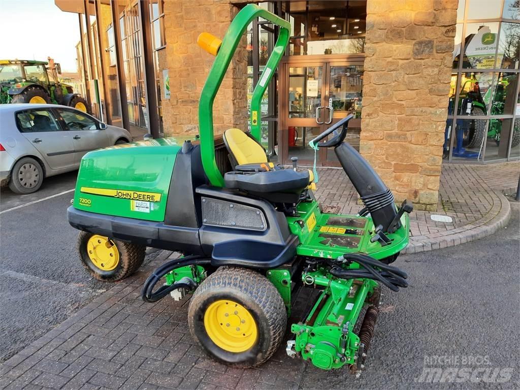 John Deere 7200 Gå-bak gressklippere