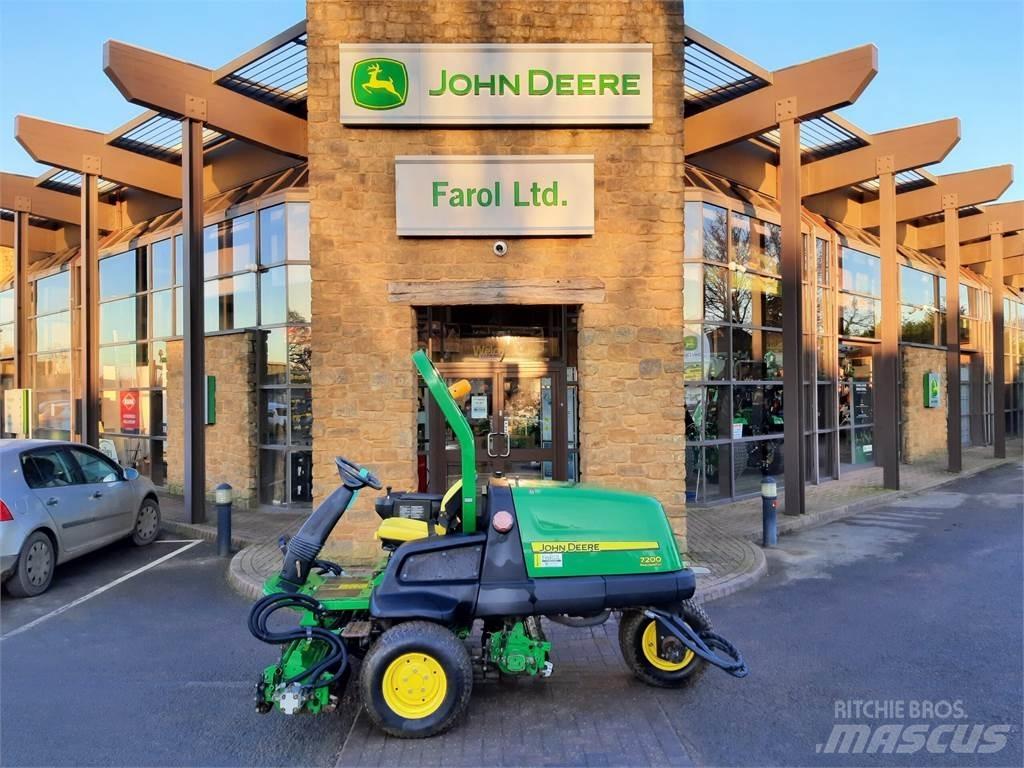 John Deere 7200 Gå-bak gressklippere