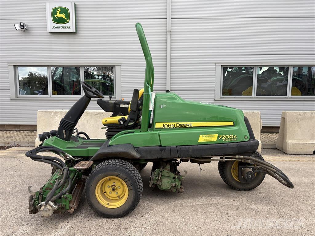 John Deere 7200A Gå-bak gressklippere