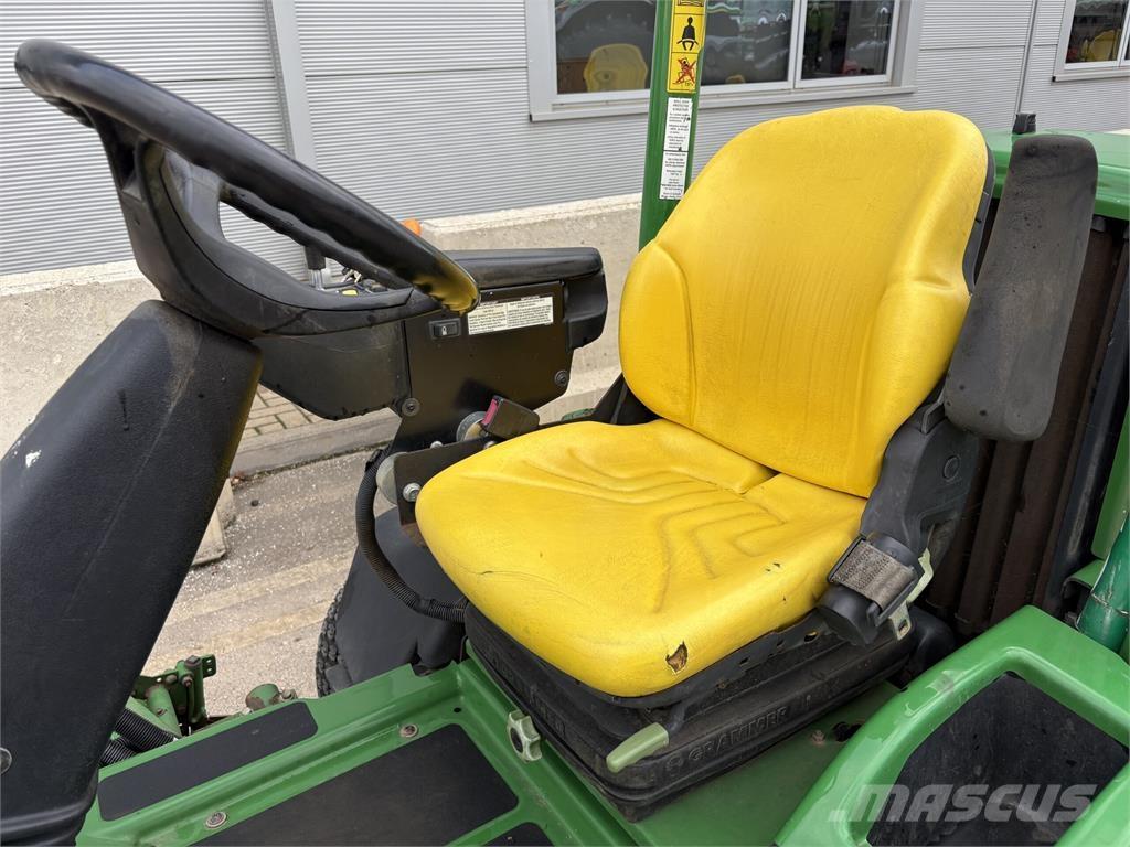 John Deere 7200A Gå-bak gressklippere