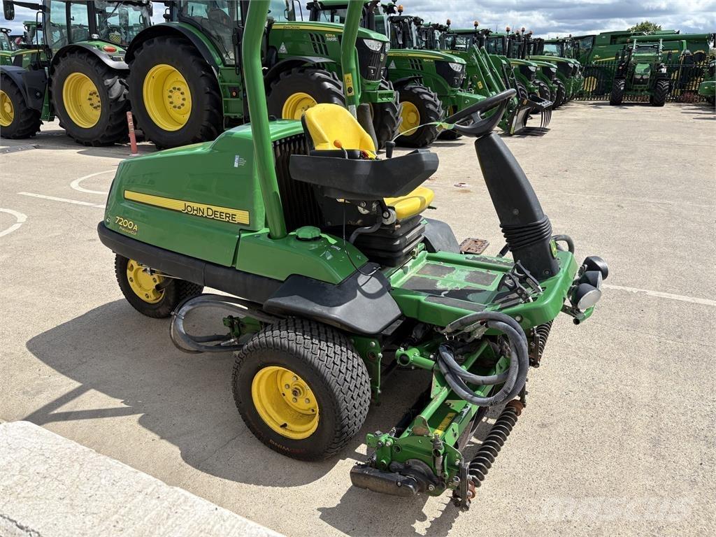 John Deere 7200A Gå-bak gressklippere