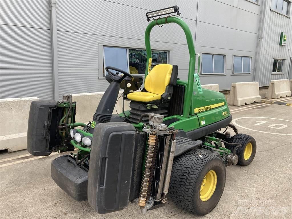 John Deere 7500AE Gå-bak gressklippere