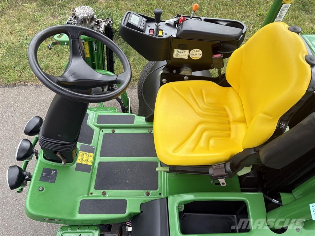 John Deere 7500AE Gå-bak gressklippere