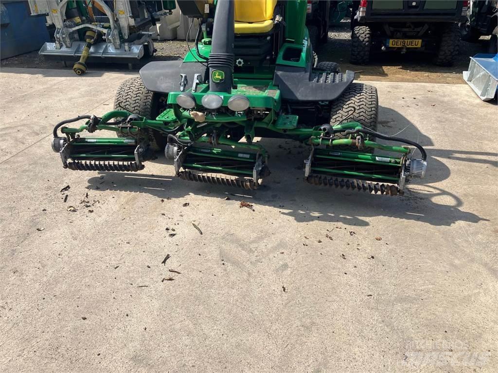 John Deere 7500AE Gå-bak gressklippere