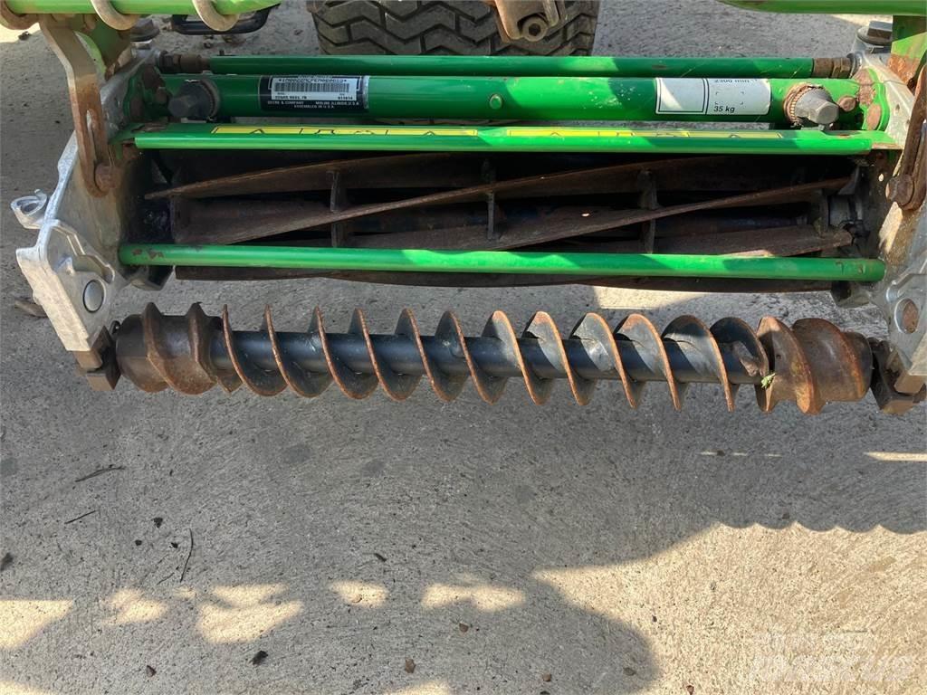John Deere 7500AE Gå-bak gressklippere