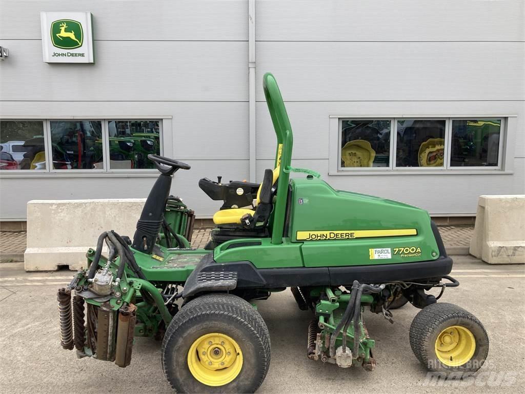 John Deere 7700A Gå-bak gressklippere