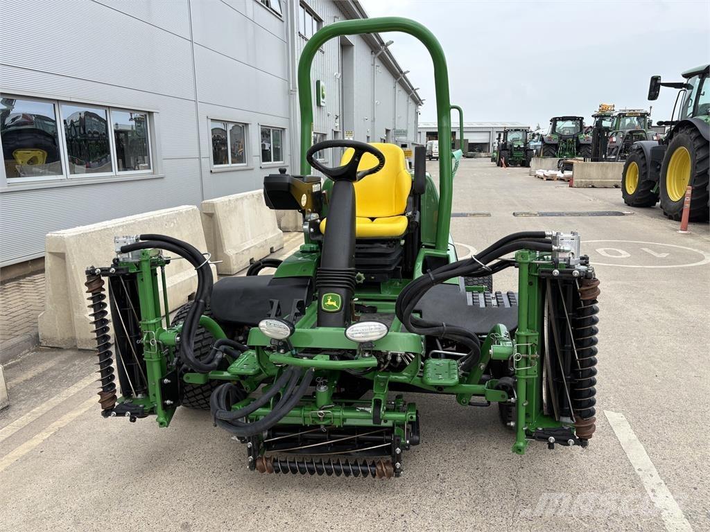John Deere 7700A Gå-bak gressklippere