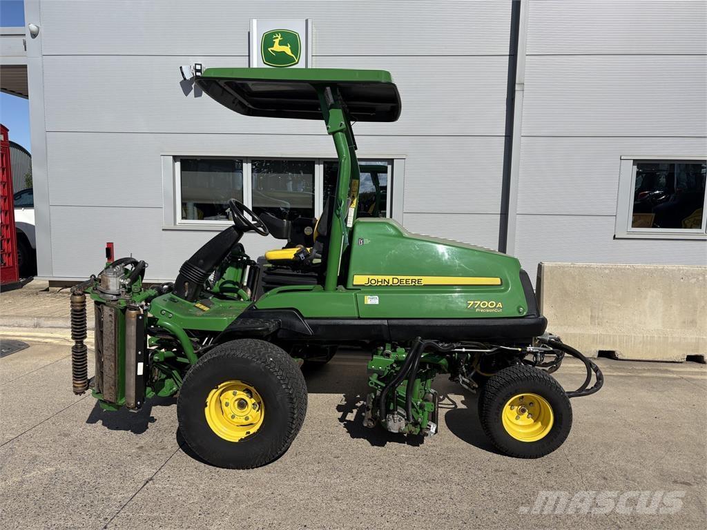 John Deere 7700A Gå-bak gressklippere