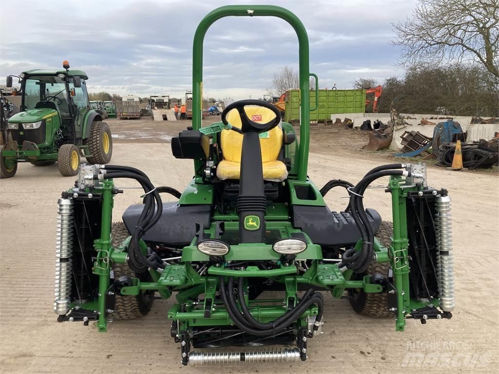 John Deere 7700A Gå-bak gressklippere