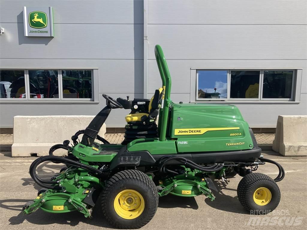 John Deere 8800A Gå-bak gressklippere