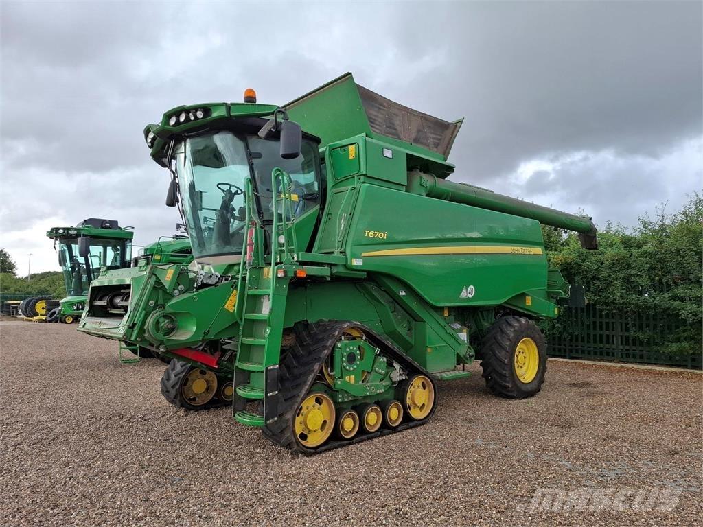 John Deere T670i Skurtreskere