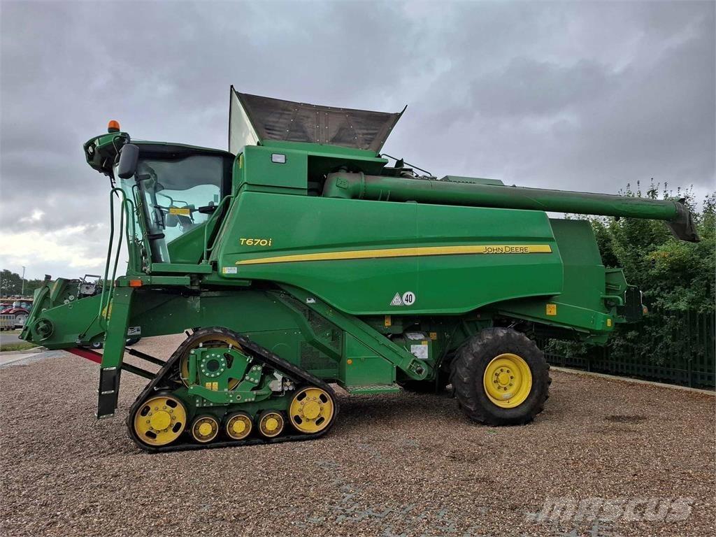 John Deere T670i Skurtreskere