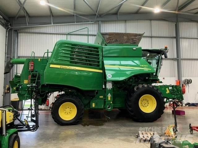 John Deere T670i Skurtreskere
