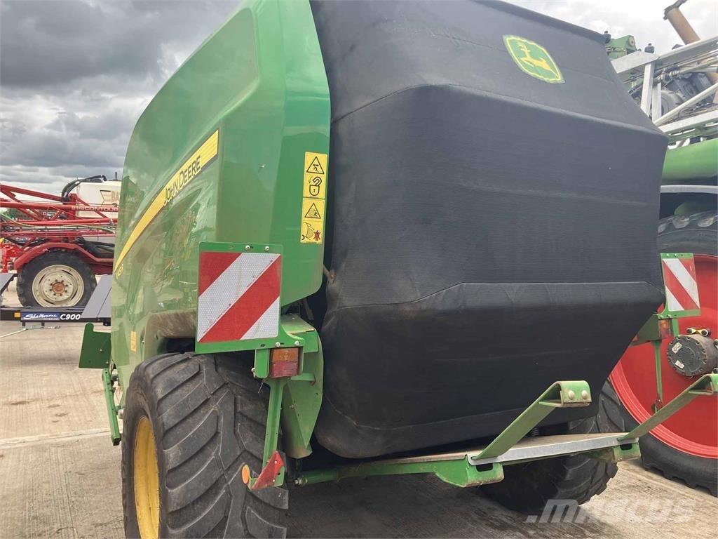 John Deere V451R Raker og høyvendere