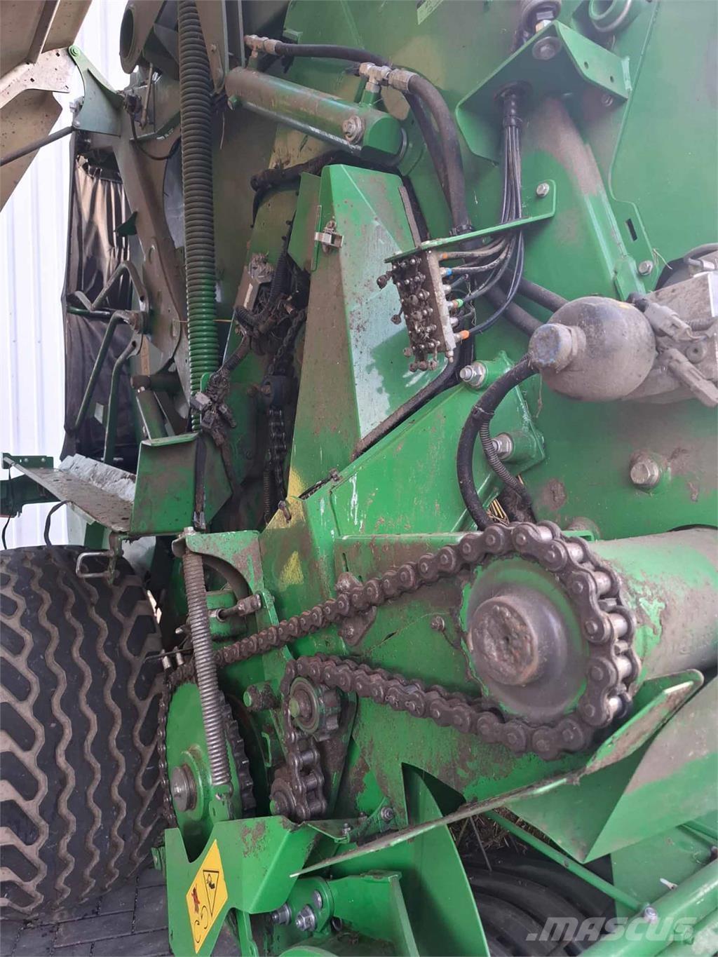 John Deere V451R Firkantpresser