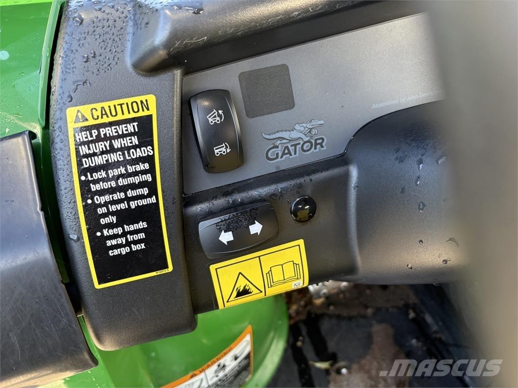 John Deere XUV855M Redskapsbærere