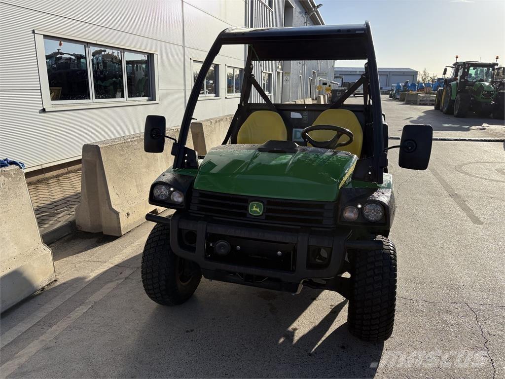 John Deere XUV855M Redskapsbærere