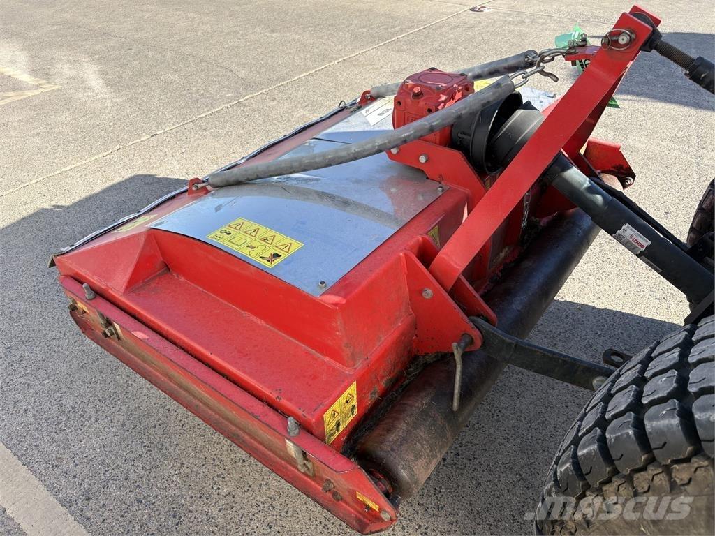 Trimax Striker 150 Faste og slepe klippere