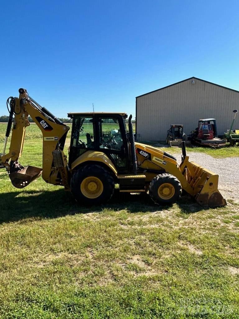 CAT 420 F2 ST Traktorgravere