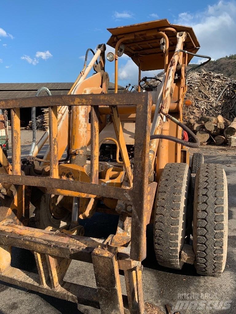 Komatsu SD25-1 Skyvemasttruck