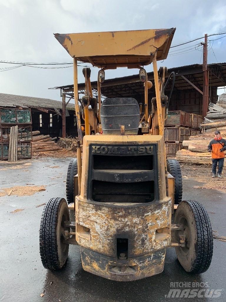 Komatsu SD25-1 Skyvemasttruck