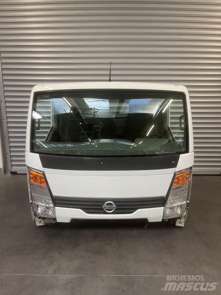 Nissan NT400 Førerhus og Interiør