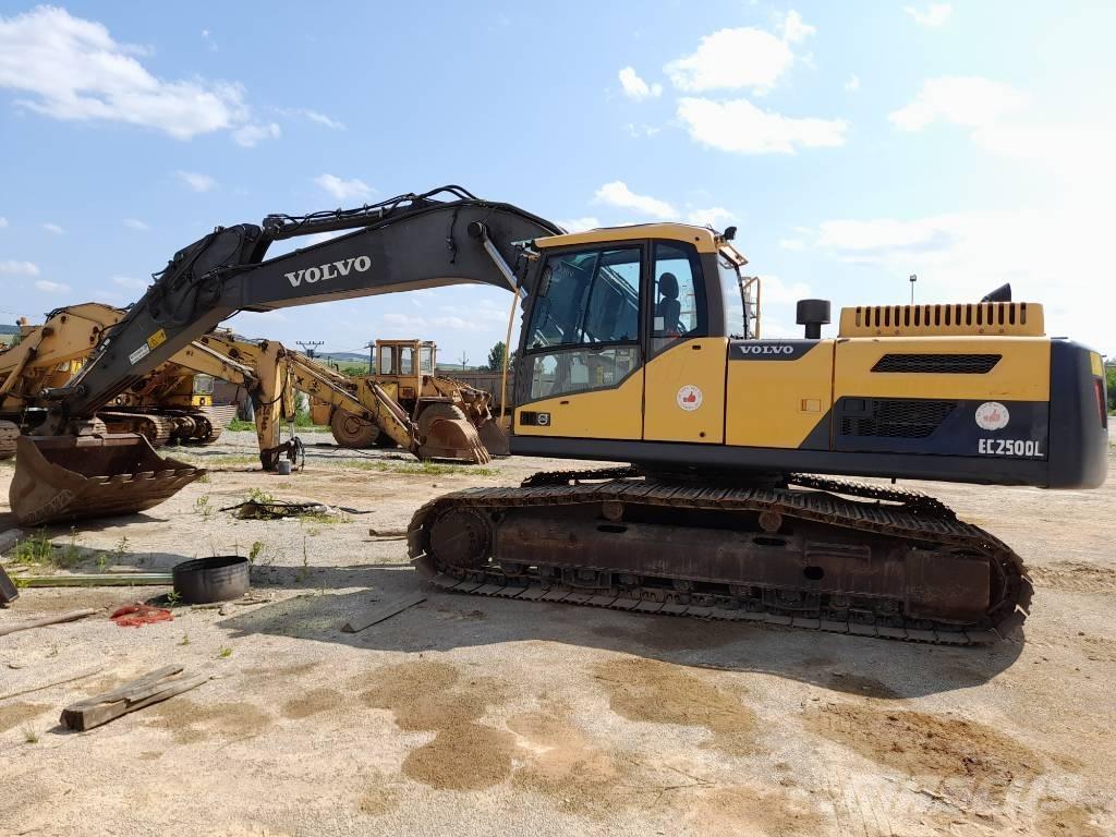 Volvo EC 250 D L Beltegraver