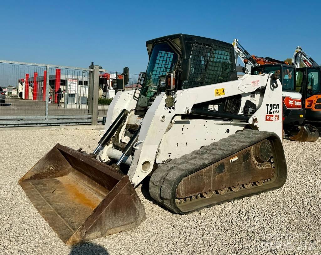 Bobcat T 250 Beltelastere