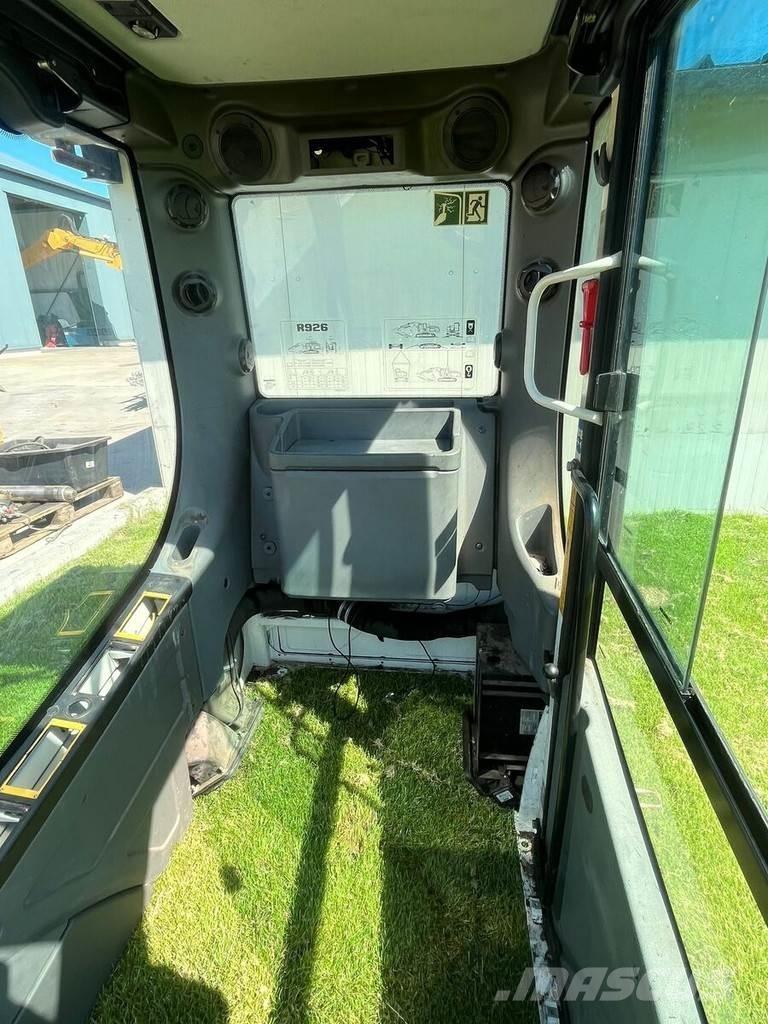 Liebherr 11407040 Førerhus og Interiør