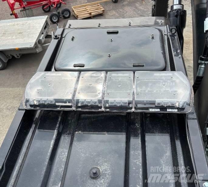 Hyundai HX 300 AL Beltegraver