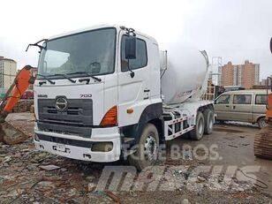 Hino 700 Betongbiler