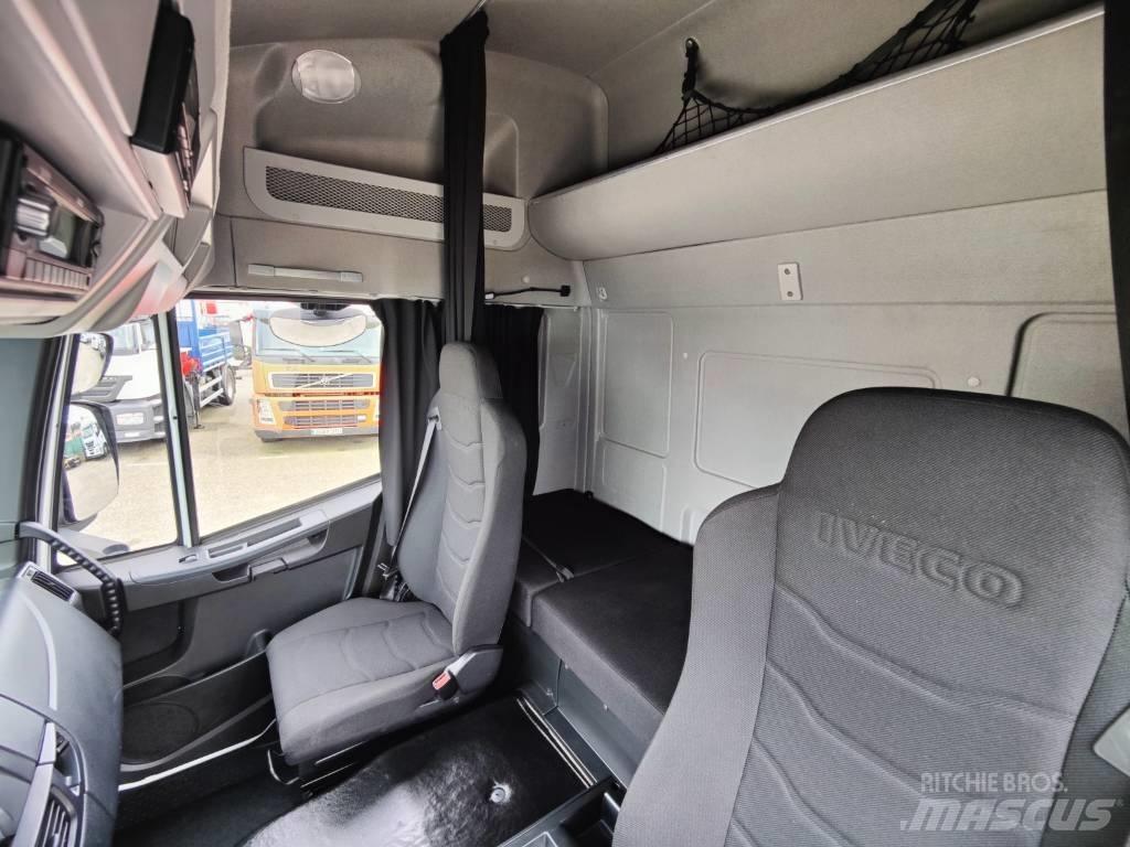 Iveco 180E 28 Skapbiler