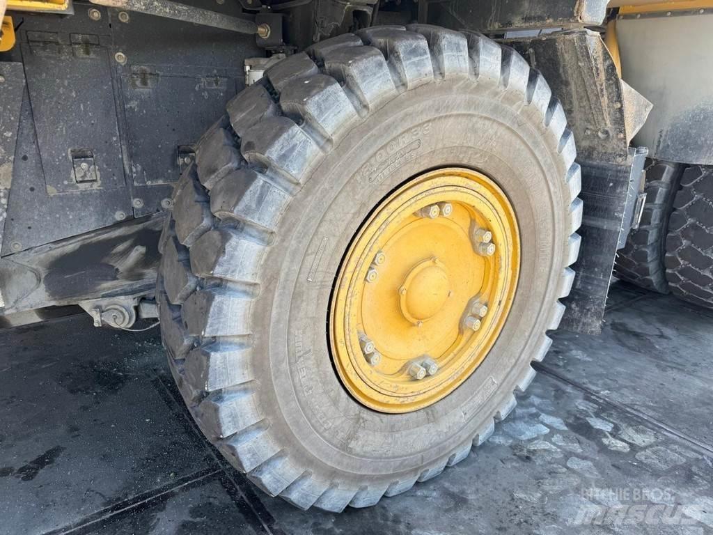 Komatsu HD405-7 Tipptrucker